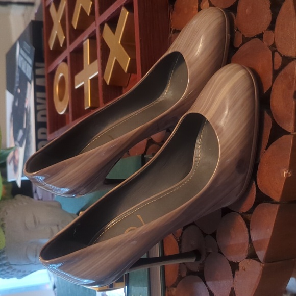 Yves Saint Laurent heels - Picture 3 of 5